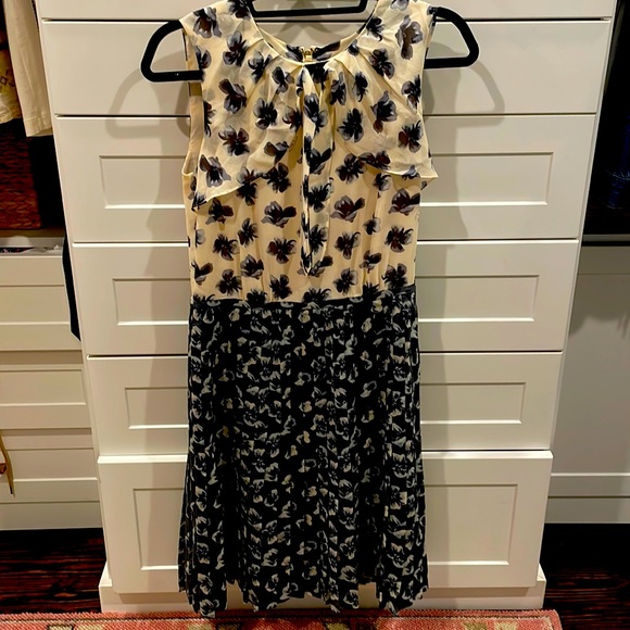 Tory Burch Dresses & Skirts - Beautiful Tory Burch dress